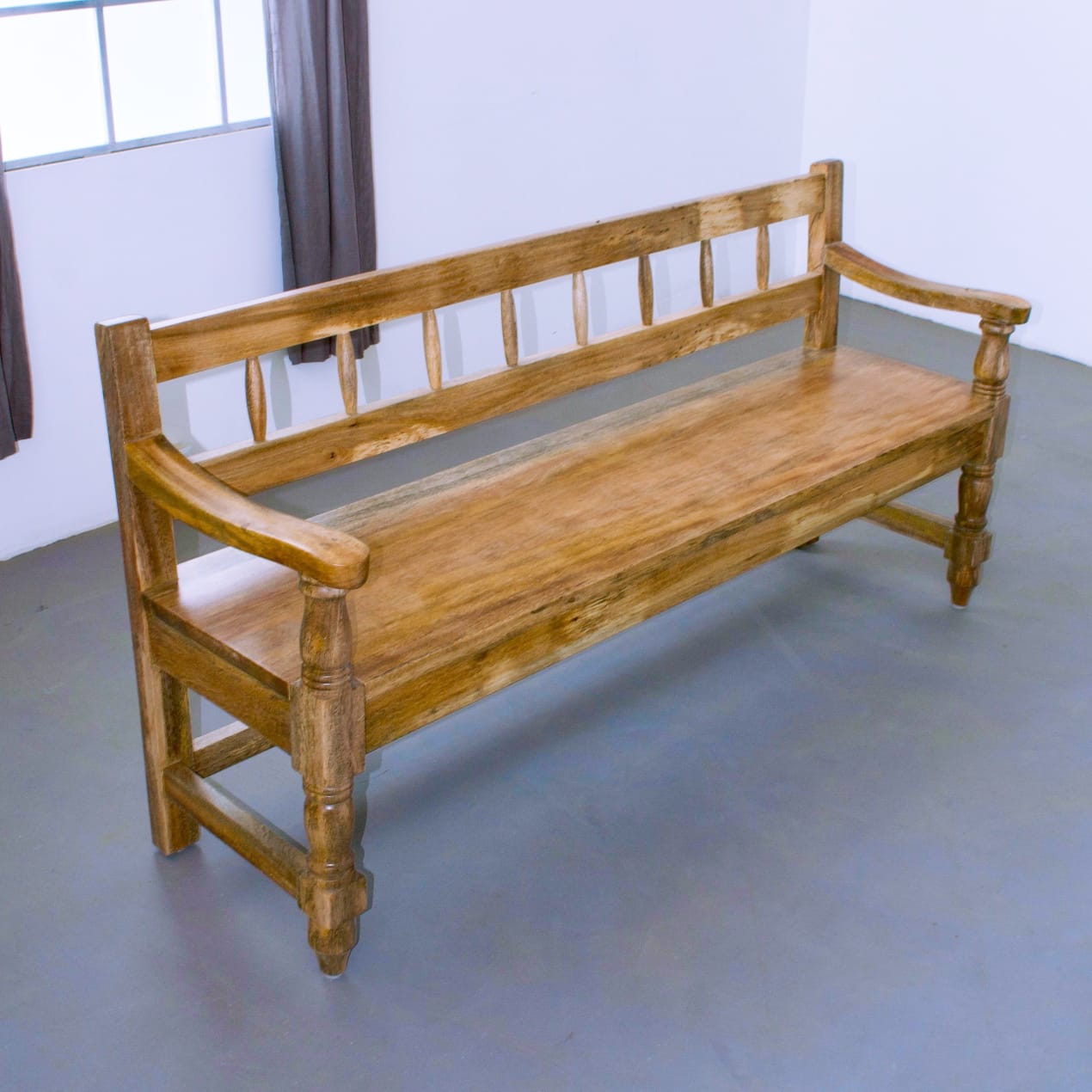 Doormi Bench